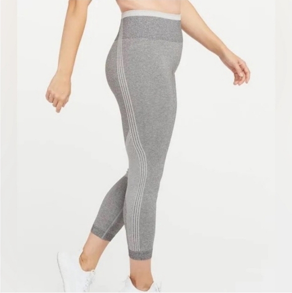 SPANX Pants - SPANX Seamless Sculpt Legging Spacedye Cloudy Grey Size M